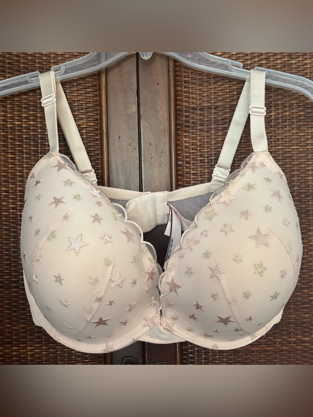 Victoria’s Secret | 38DDD | Pink Lace Star Patterned Push-Up Bra